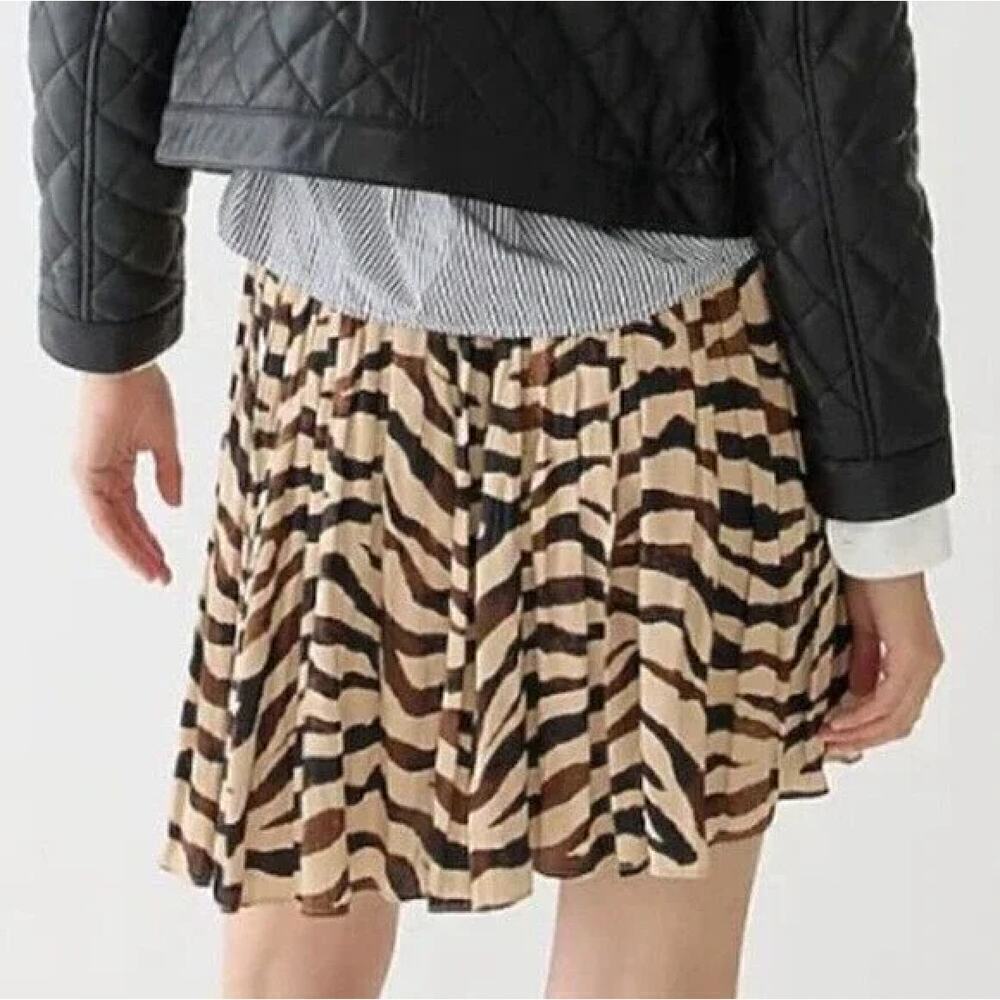 J.Crew Featherweight Satin Pleated Mini Skirt in Zebra Stripe‎ Brown Beige, Sz 2 - Picture 9 of 12